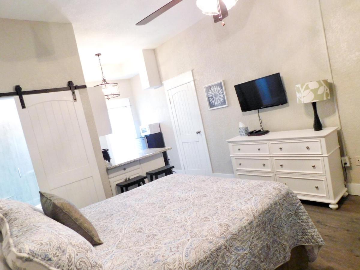 Budget Friendly Condo Within Walking Distance To The Beach! Gulf Shores Εξωτερικό φωτογραφία